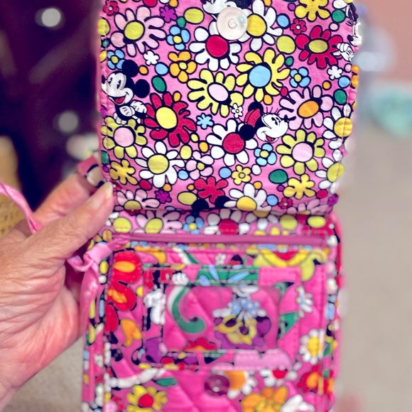 Vera Bradley Just Mousing Around Quilted Crossbody - Picture 12 of 15